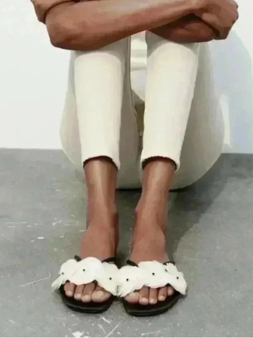 ZARA Black Cream Flower Sandals - Picture 14 of 14